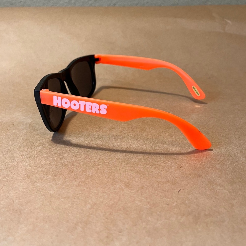 Hooters Sunglasses Black Orange UV400 New in Plastic Novelty Promo Shades